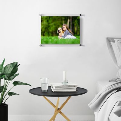 L'affichage acrylique magnétique de flottement de photo encadre la conception minimaliste détachable
